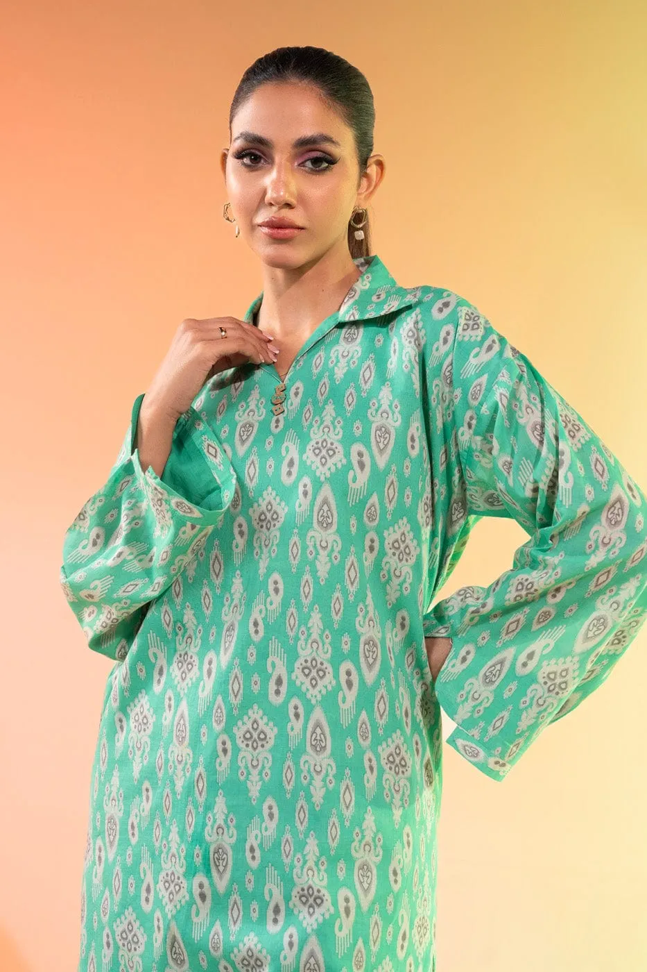 2 Pc Printed Lawn Suit With Cambric Trouser