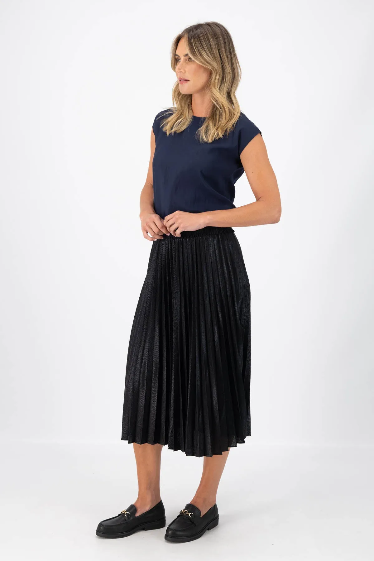 Champagne Pleat Skirt Black