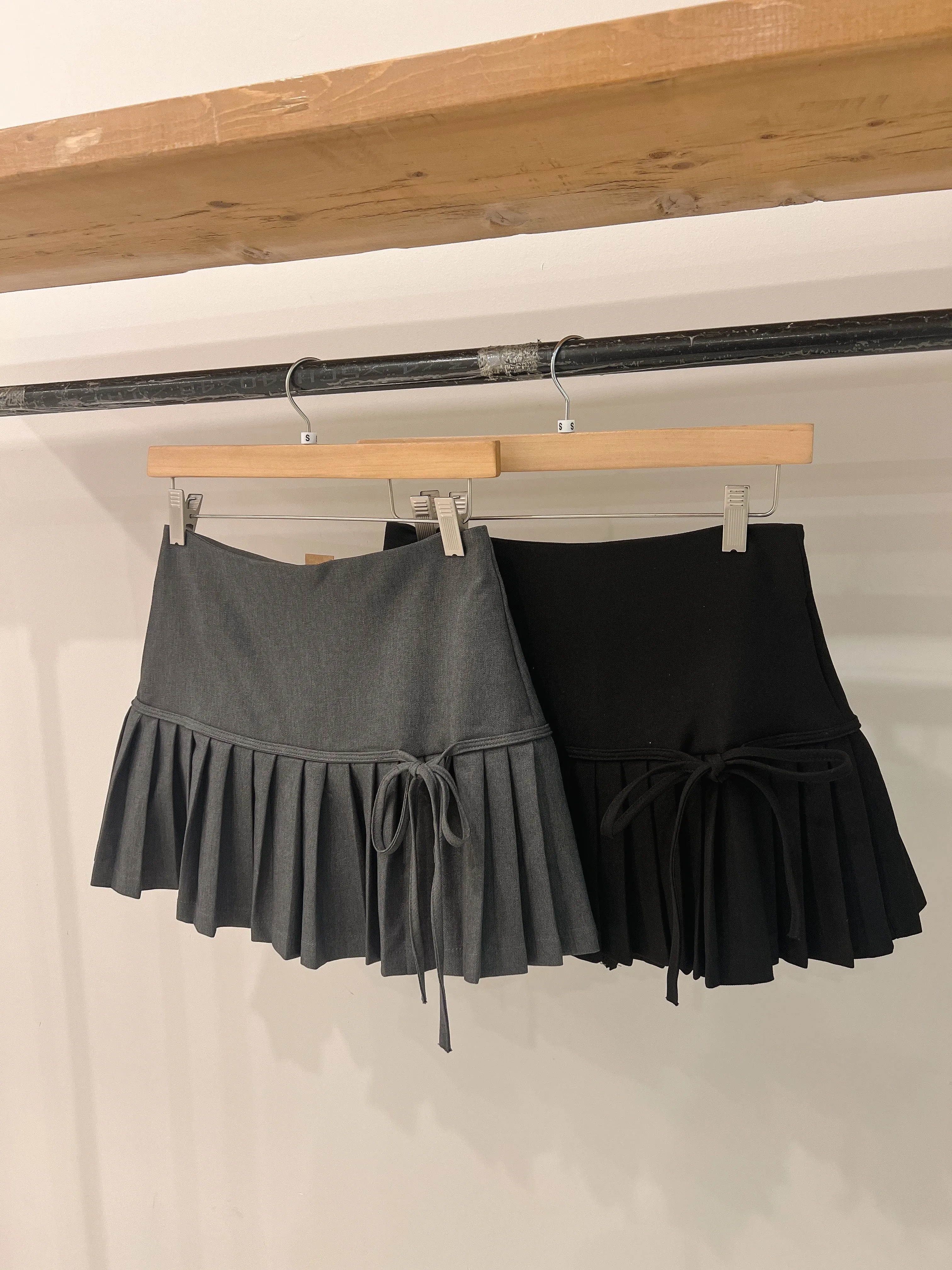 JENNA Pleated mini skirt